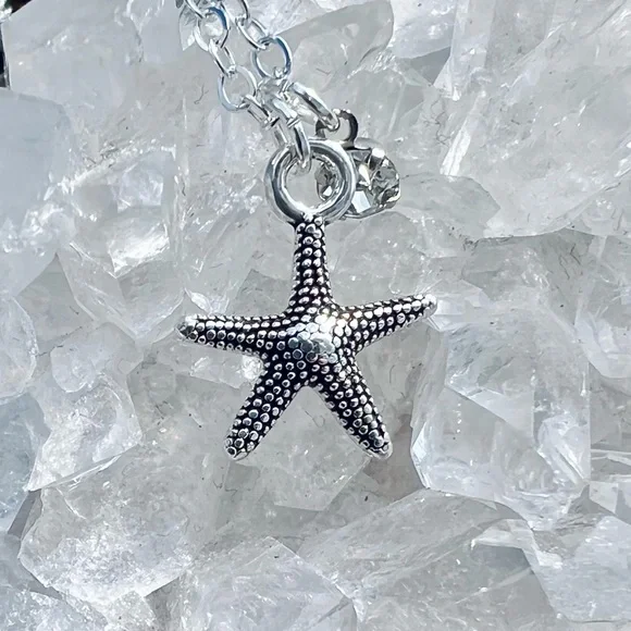 Starfish Rhinestone Necklace - Picture 5 of 5